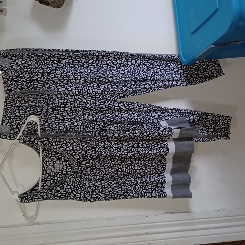 Secret treasures sleepwear size medium 8-10 black white gray EUC
